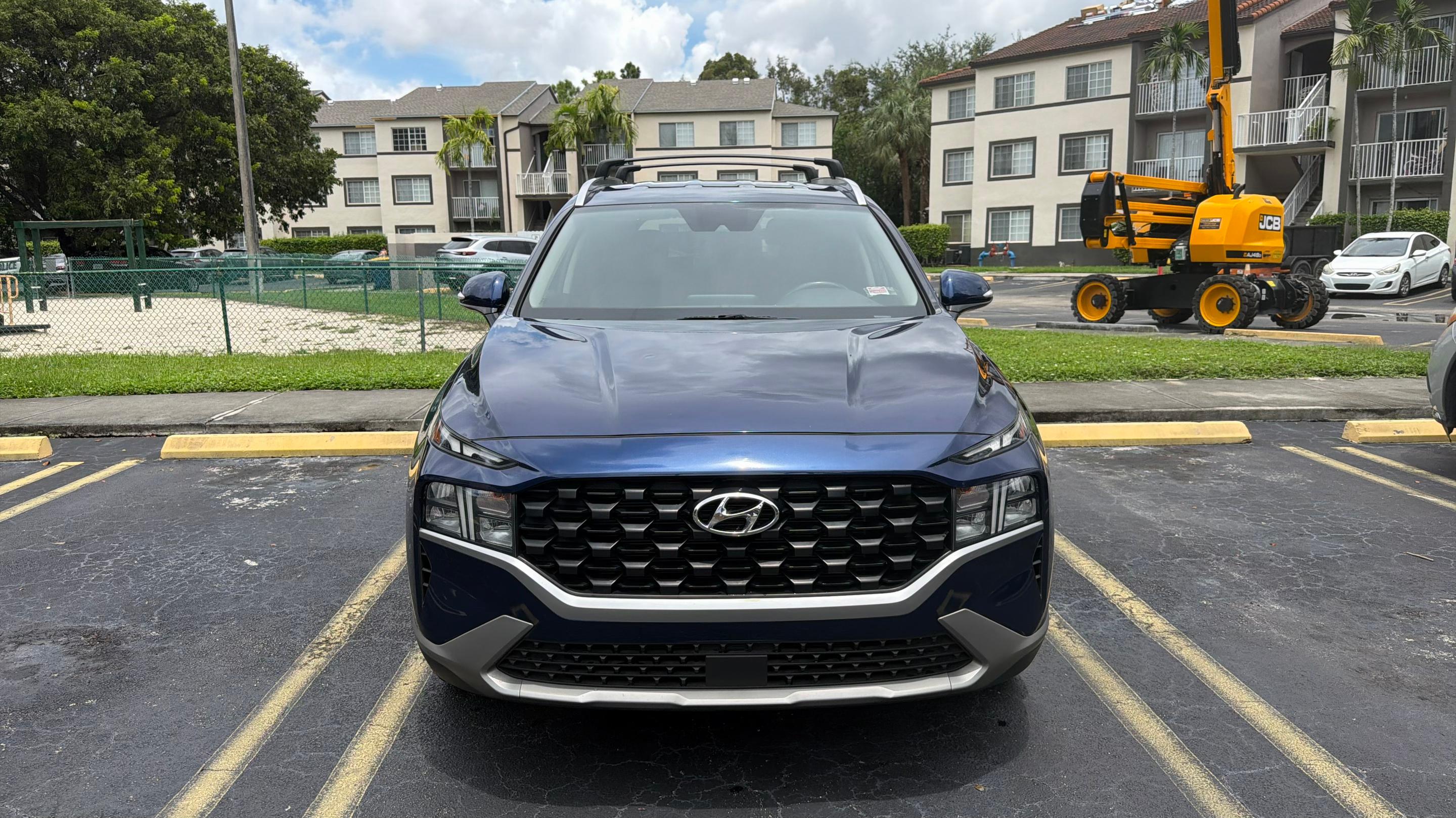 Hyundai Santa Fe 2023 in Hialeah, FL