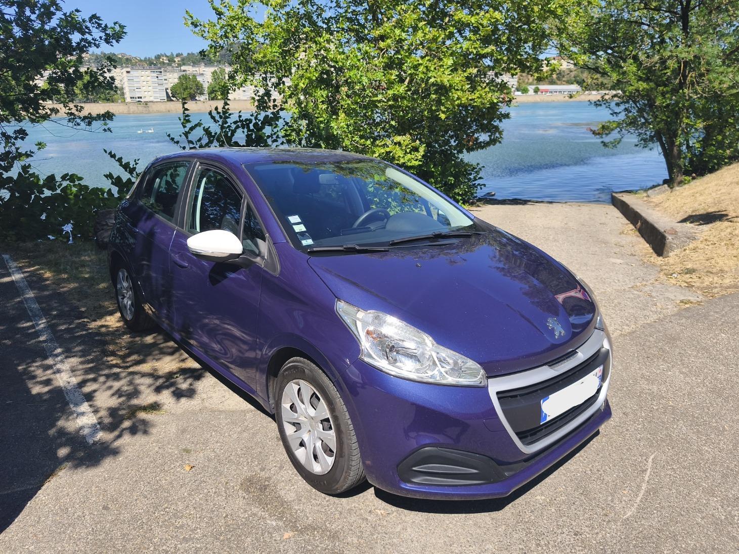 Peugeot 208 2017 à Lyon