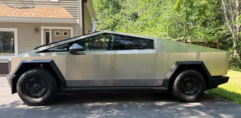 Tesla Cybertruck 2026