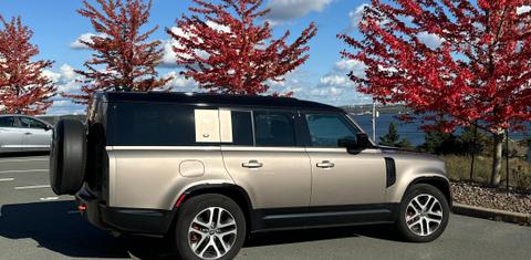 Land Rover Defender 2023