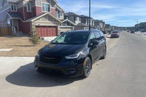 Chrysler Pacifica car