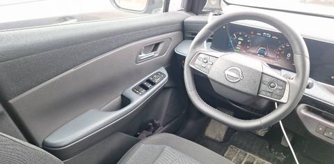 Nissan LEAF 2026
