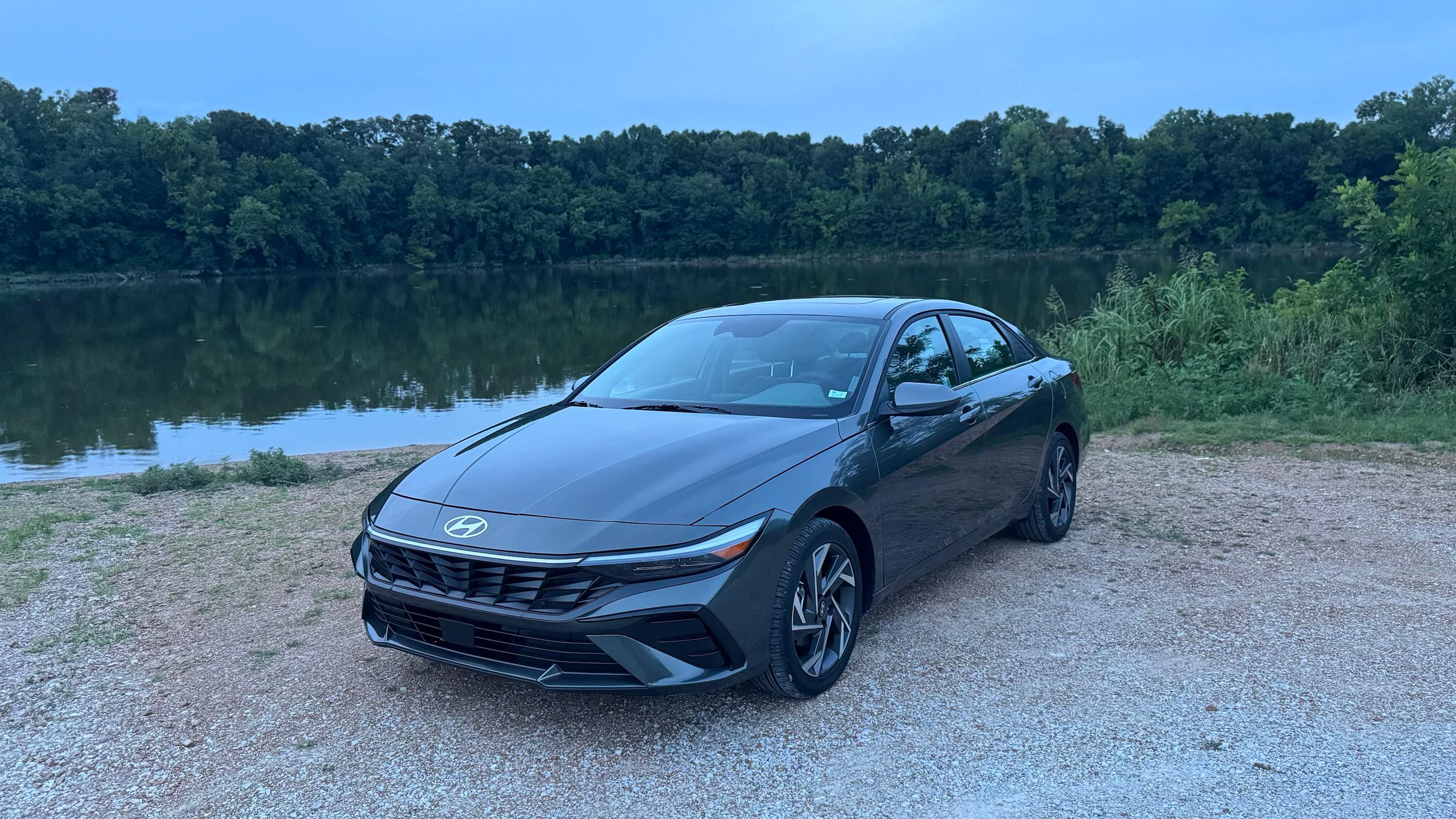 Hyundai Elantra 2025 in Ballwin, MO