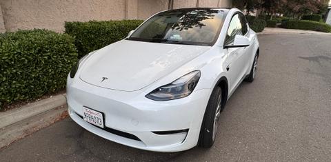 Tesla Model Y 2023