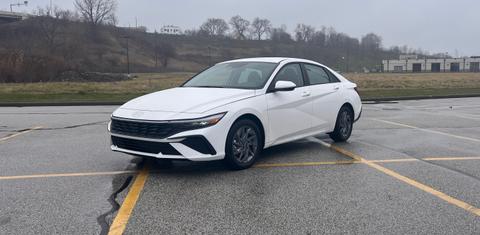Hyundai Elantra 2024