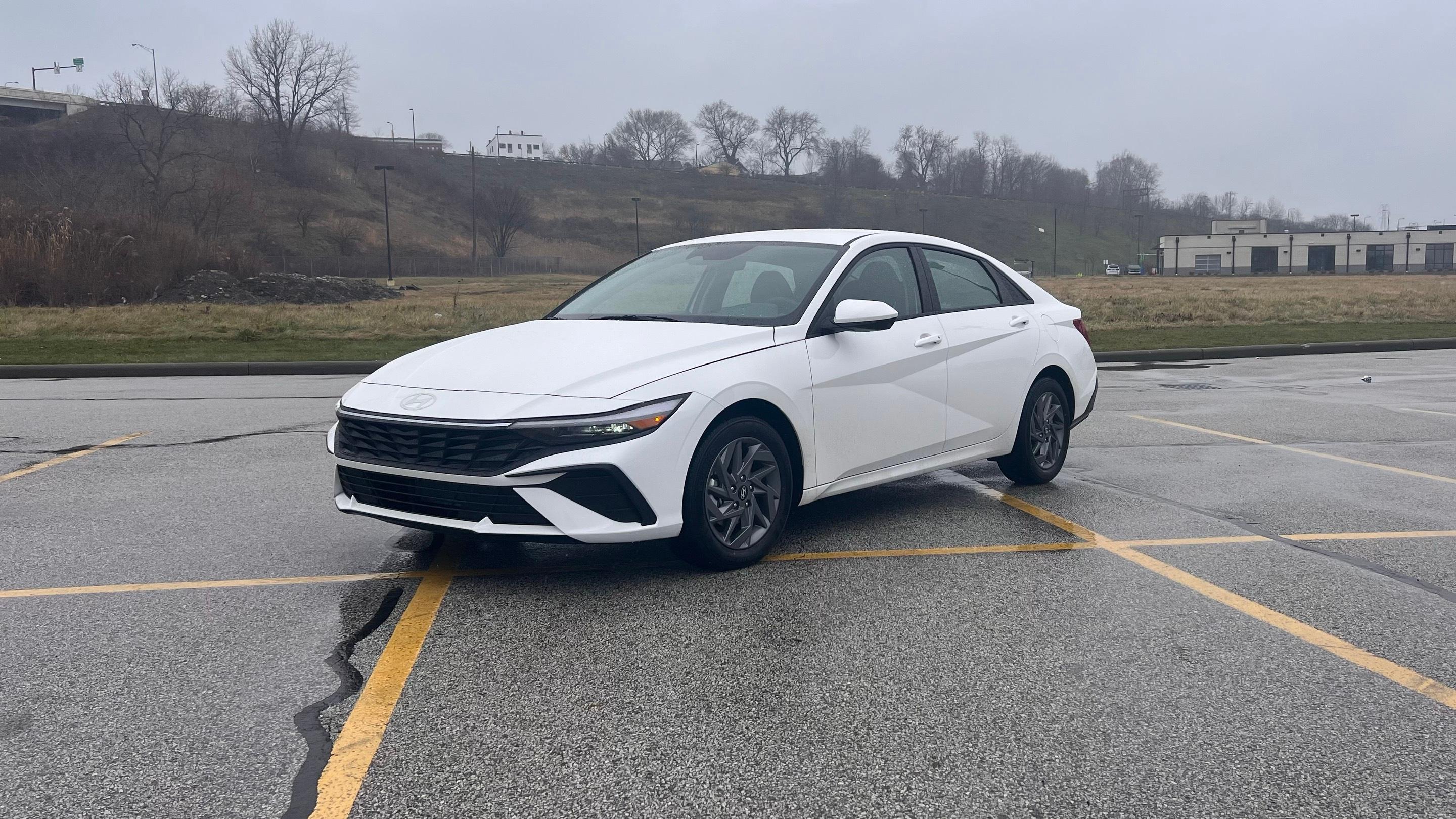Hyundai Elantra 2024 in Cleveland, OH