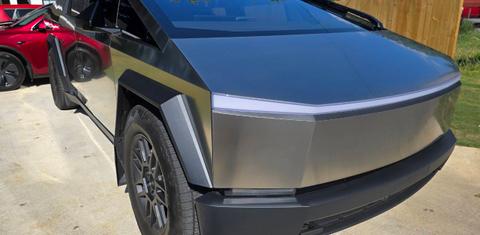 Tesla Cybertruck 2025