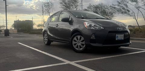 Toyota Prius c 2014