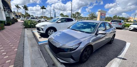 Hyundai Elantra 2023