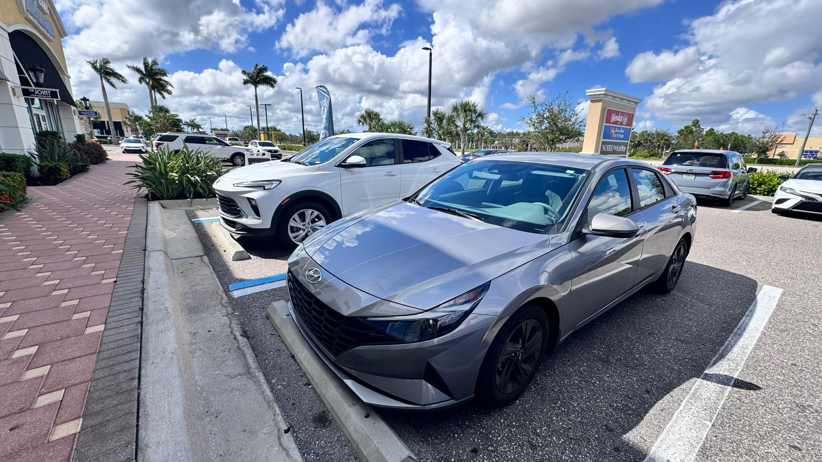 Hyundai Elantra 2023 in 