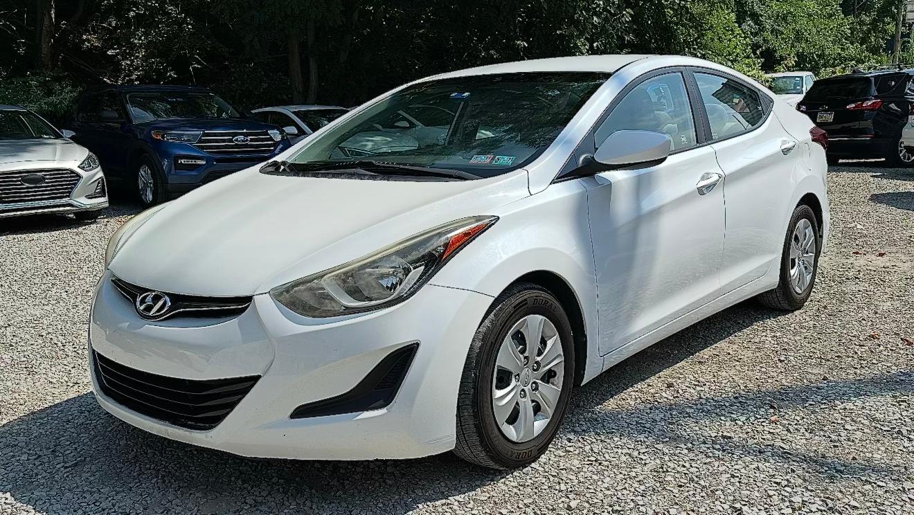 Hyundai Elantra 2016 in Pine Township, PA