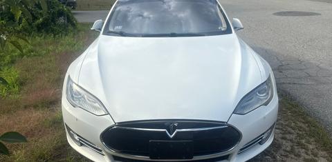 Tesla Model S 2015