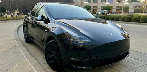 Tesla Model Y 2024