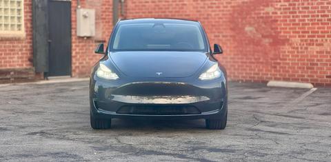Tesla Model Y 2025