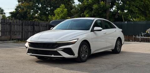 Hyundai Elantra Hybrid 2025