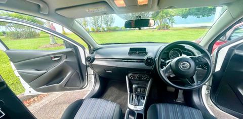 Mazda MAZDA2 2015