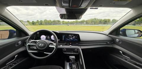 Hyundai Elantra 2024