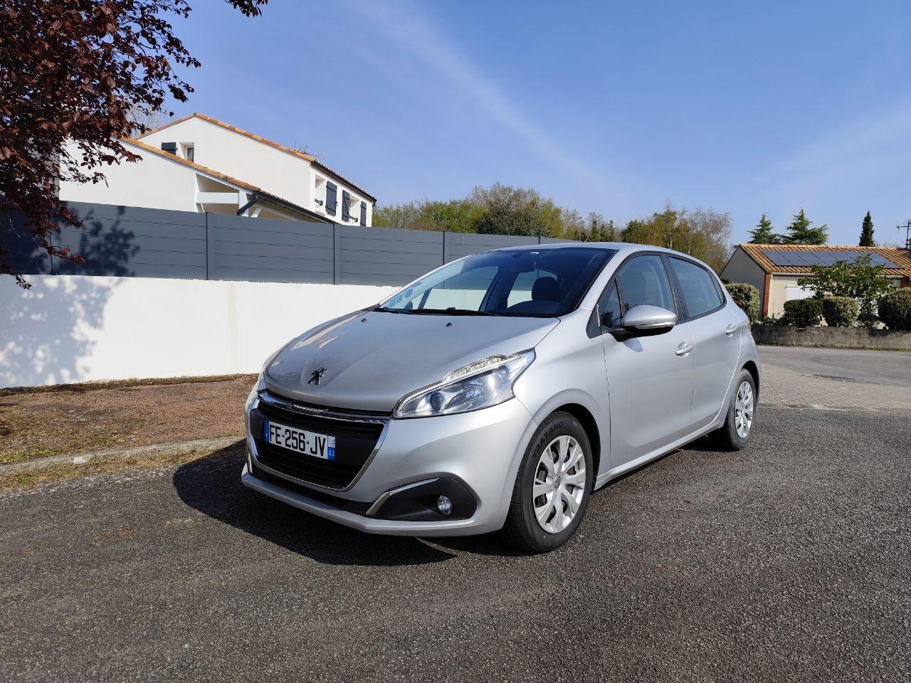 Peugeot 208 2018 à Bouguenais