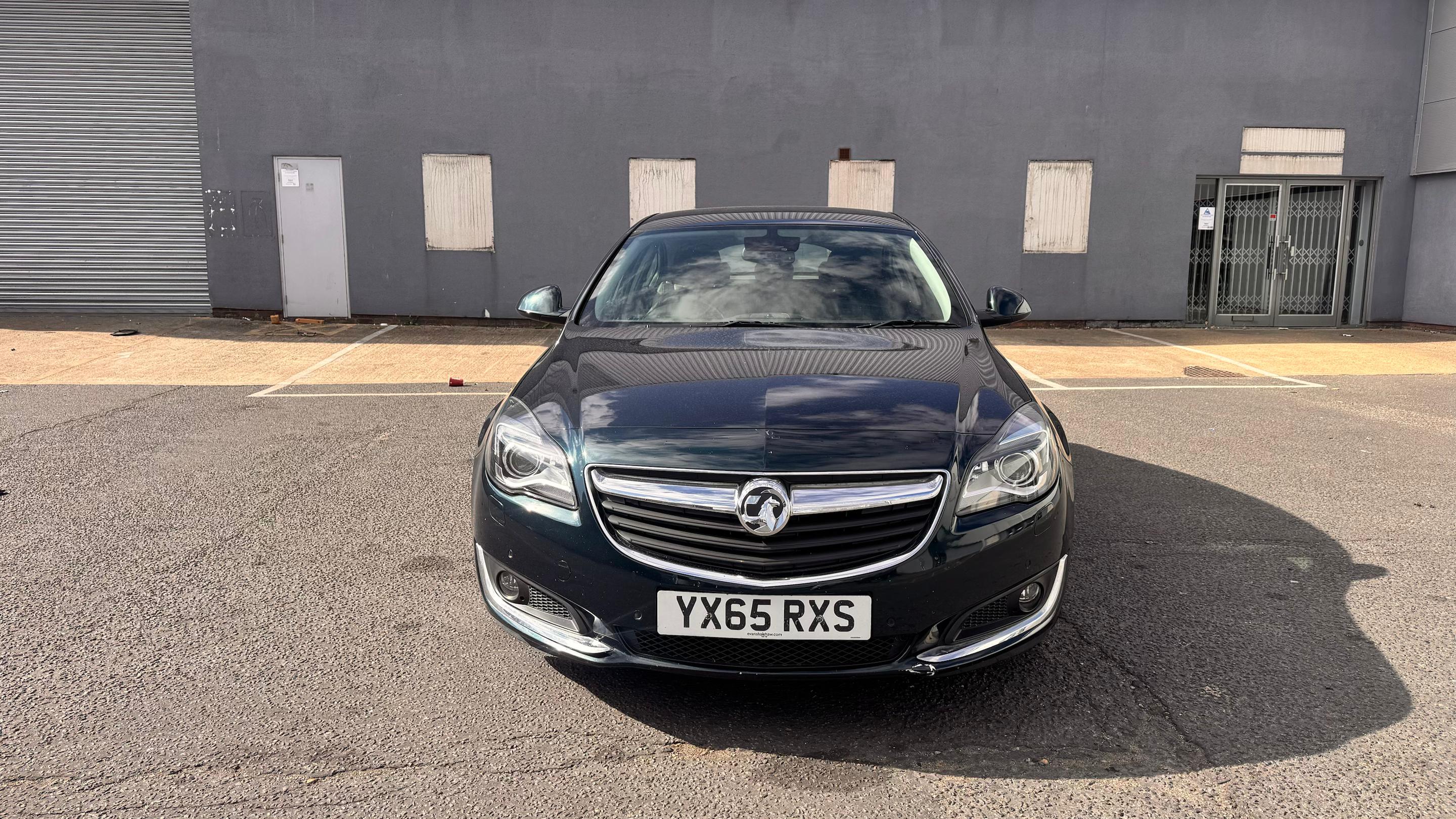 Vauxhall Insignia 2015 à Slough