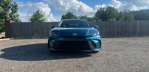 Toyota Camry Hybrid 2025