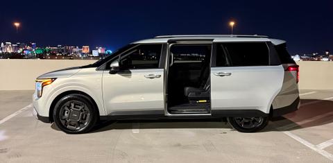 Kia Carnival Hybrid 2025