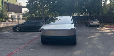 Tesla Cybertruck 2025