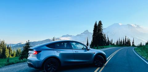 Tesla Model Y 2024