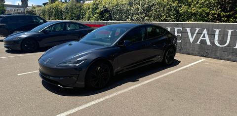 Tesla Model 3 2024