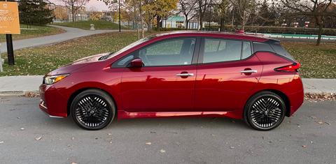 Nissan LEAF 2023