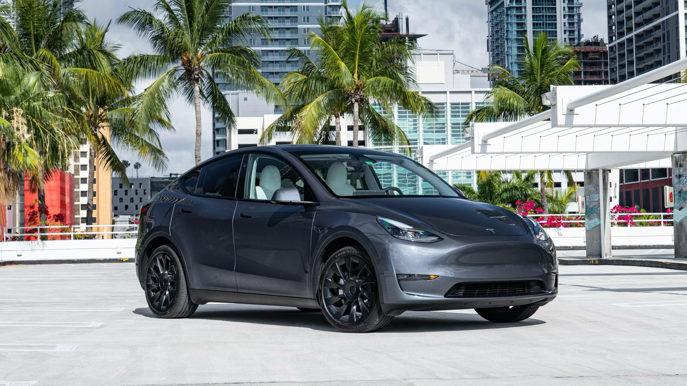 Tesla Model Y 2023 en Miami, FL