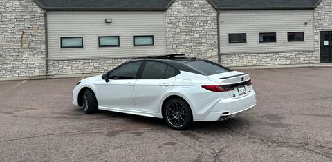 Toyota Camry Hybrid 2026