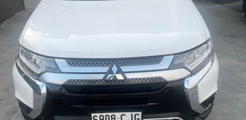 Mitsubishi OUTLANDER 2020