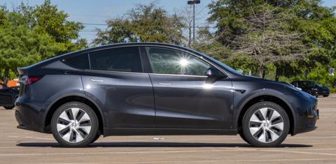 Tesla Model Y 2024