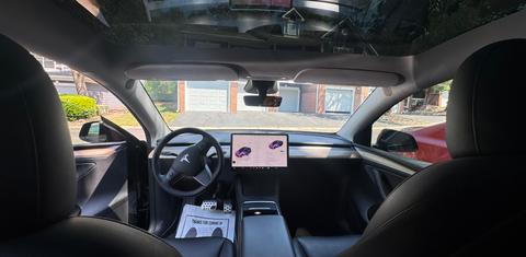 Tesla Model Y 2024