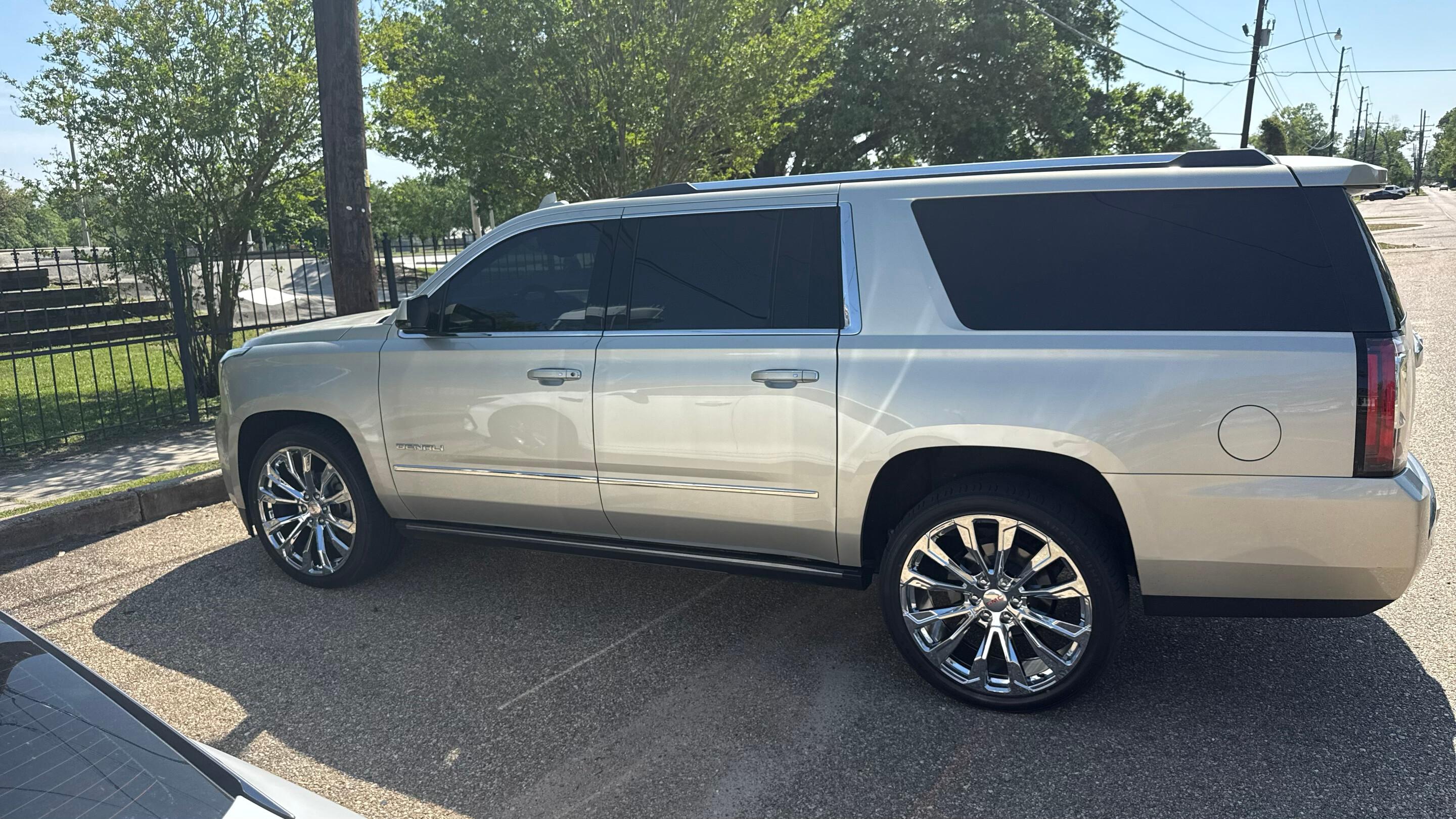 GMC Yukon XL 2017 in Baton Rouge, LA