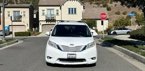 Toyota Sienna 2015