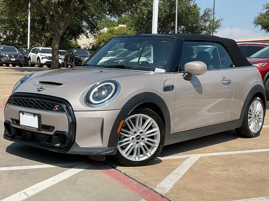 MINI Convertible 2024 in 