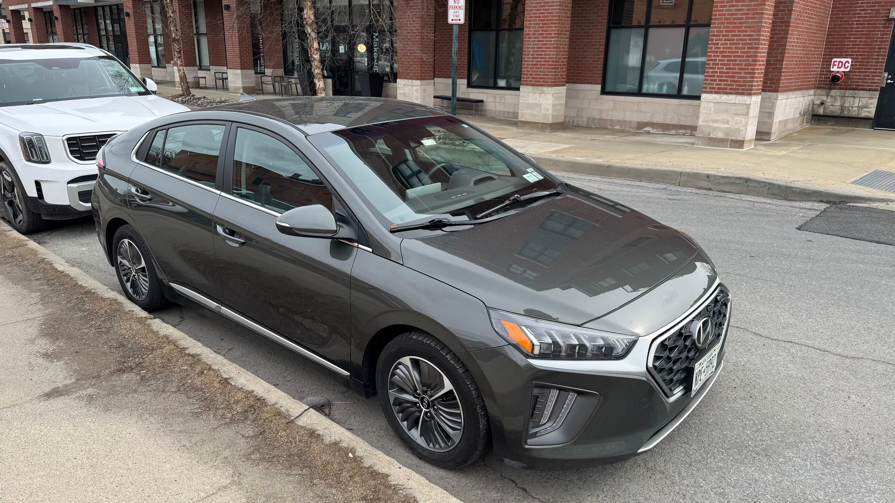 Hyundai Ioniq Plug-In Hybrid 2021 in Saratoga Springs, NY