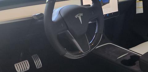 Tesla Model Y 2024