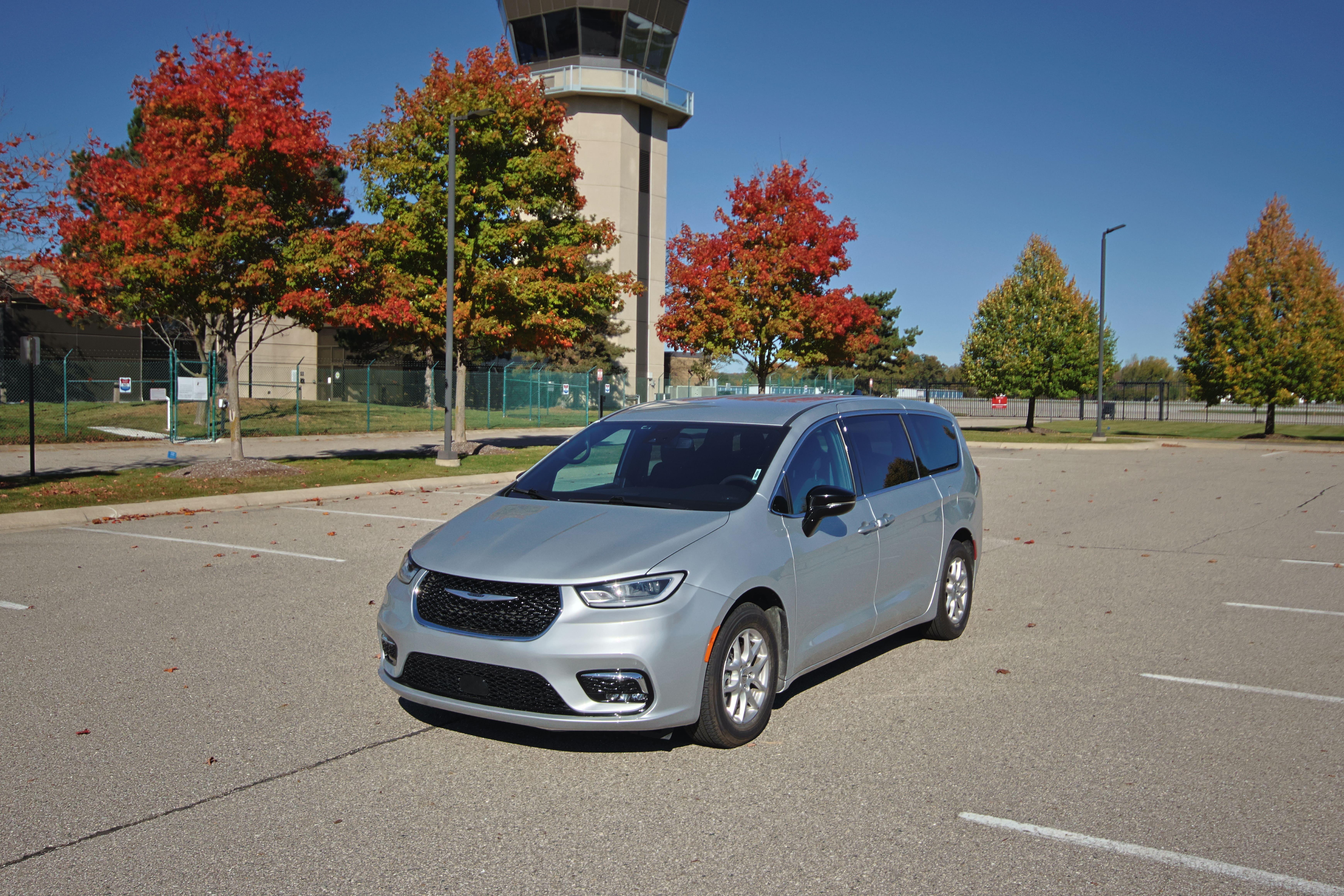 Chrysler Pacifica 2024 in Waterford Township, MI