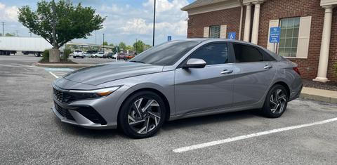 Hyundai Elantra 2025