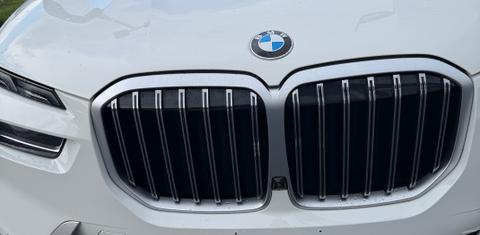 BMW X7 2025