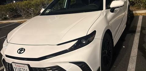 Toyota Camry Hybrid 2025