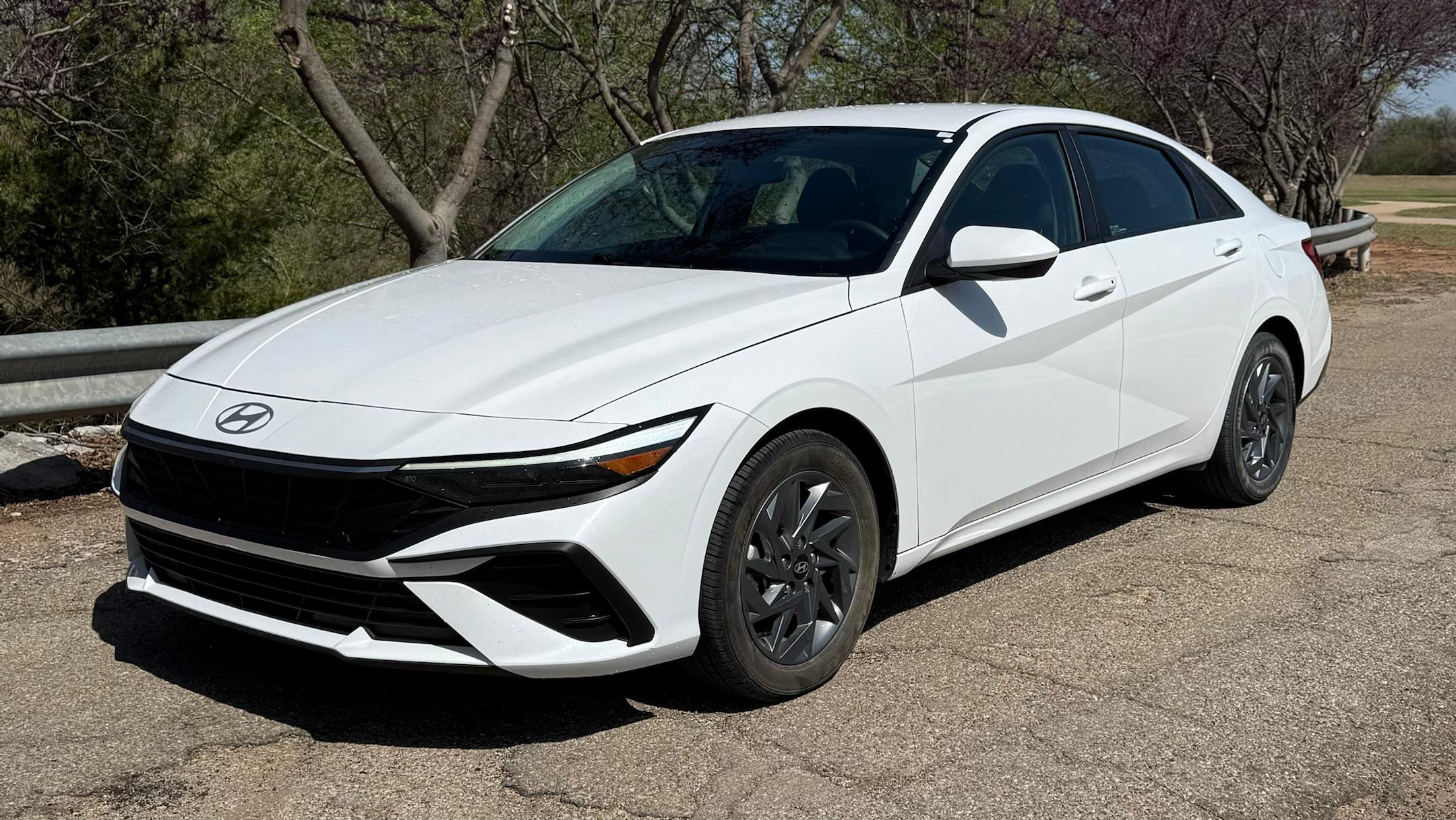Hyundai Elantra 2024 in Okarche, OK