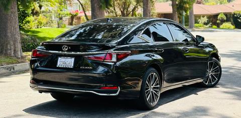 Lexus ES 2024