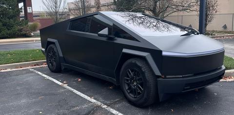 Tesla Cybertruck 2025