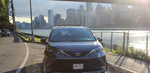 Toyota Sienna 2024