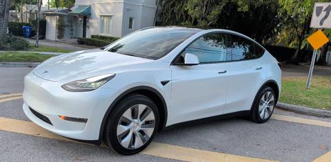 Tesla Model Y 2023