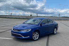 Chrysler 200 car