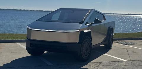 Tesla Cybertruck 2026
